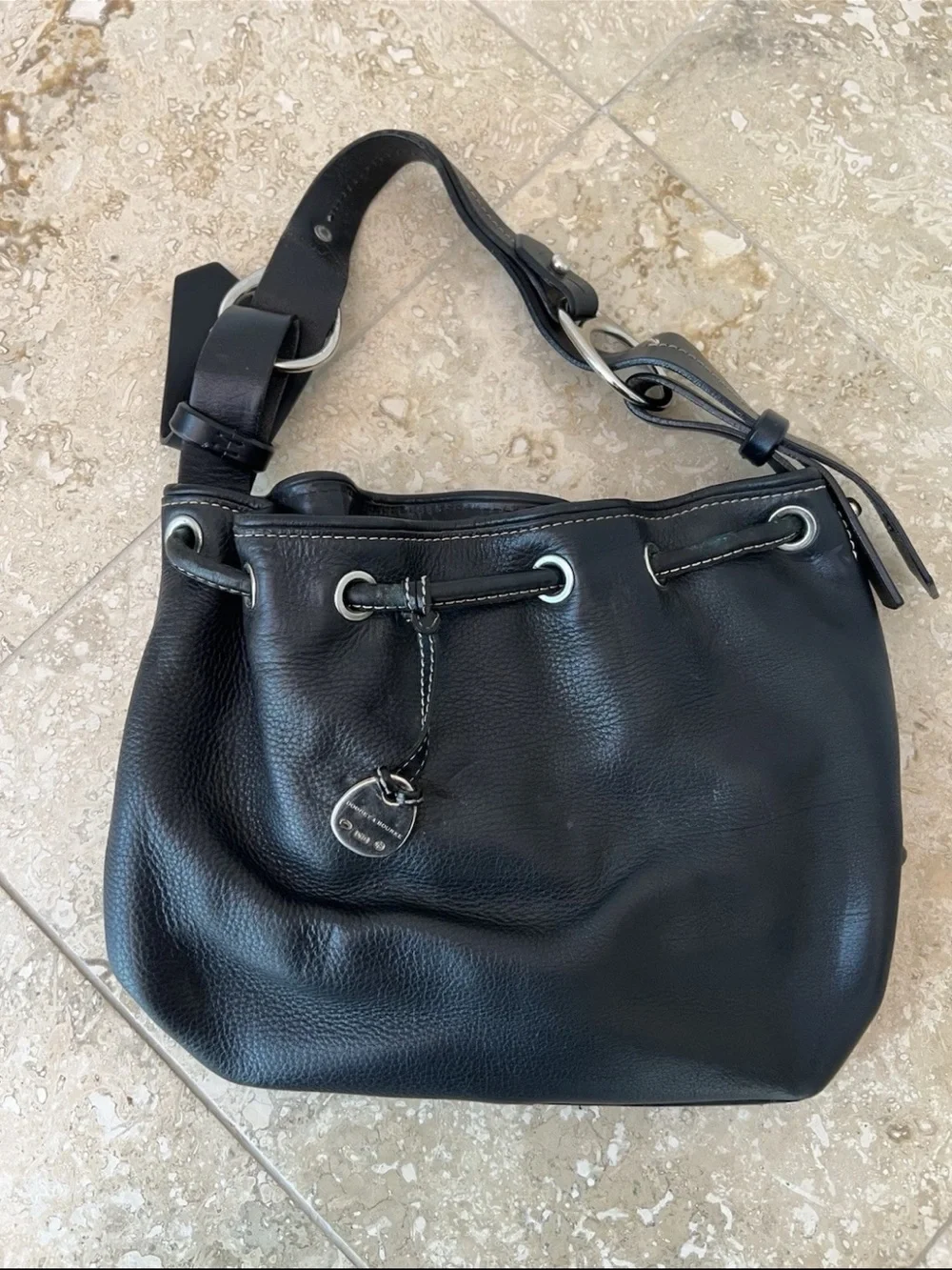 VTG Dooney & Bourke Black Pebbled Leather Drawstring Bucket Bag - Picture 2 of 5